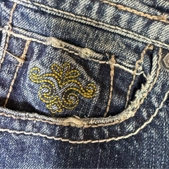 Trendy Cut Off Shorts- Industrial Cotton - Picture 3 of 6